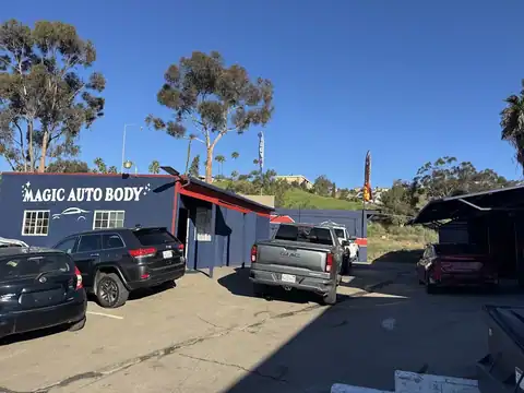 Magic Auto Body And Paint in Lemon Grove