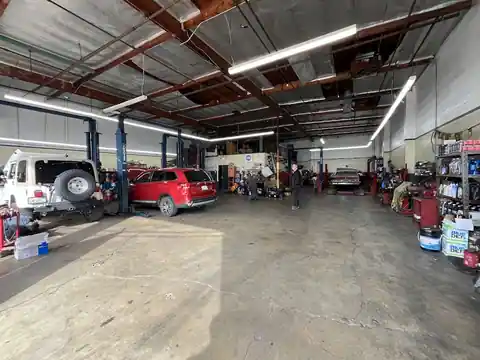 D T Automotive in Los Alamitos