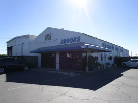 Brooks Body Shop in Manteca