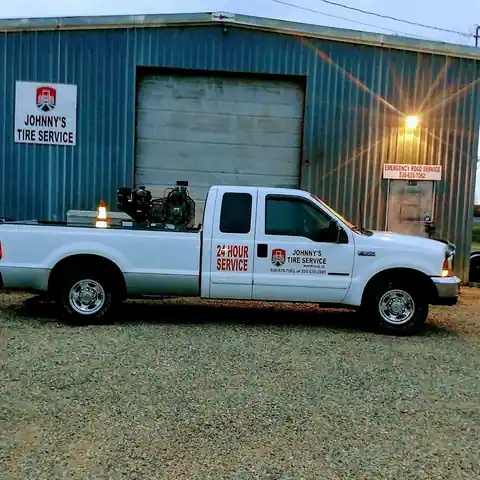 Johnny's Tire Service in Marysville