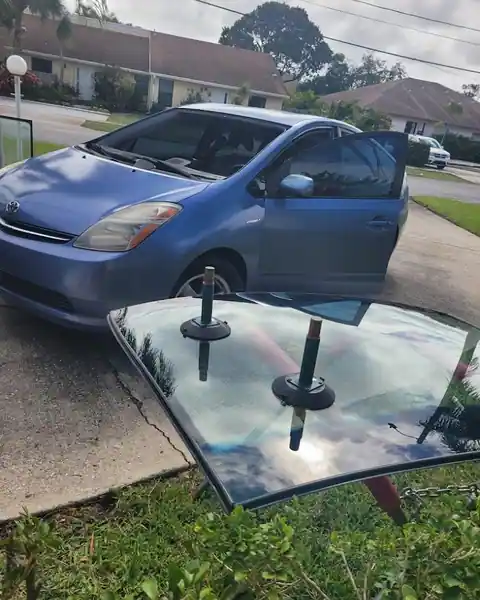 AJ's Mobile Auto Glass Specialist in Mountain View