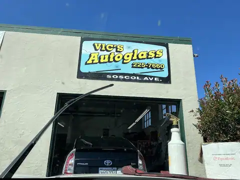 Vic's Autoglass in Napa