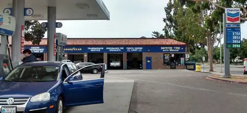 Almas Auto & Tires in Newark