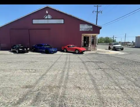 J&J Exclusive Auto Body in Newman