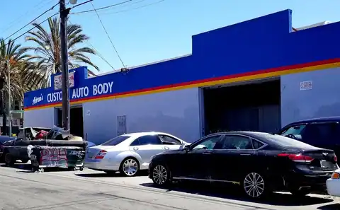 Adrian’s Custom Auto Body in Oakland