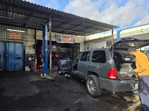 Discount Auto Smog & Tire in Oakland