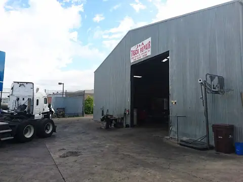 J & A Truck Repair in Oakland