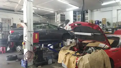 Johnny's Auto Repair Shop in Oakland