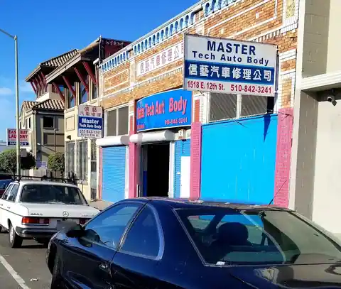Master Tech Auto Body in Oakland