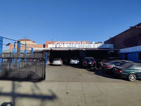 T & T AUTO REPAIR & BODY in Oakland