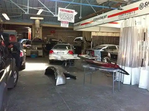 Turbo Auto Body in Oakland
