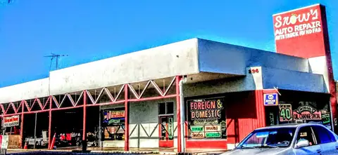 Snow's Auto Repair Center in Orange
