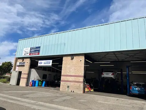 Airport Auto Tech in Oxnard