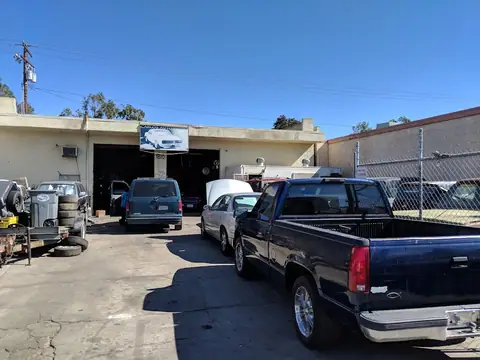 Carlos Auto Repair in Oxnard