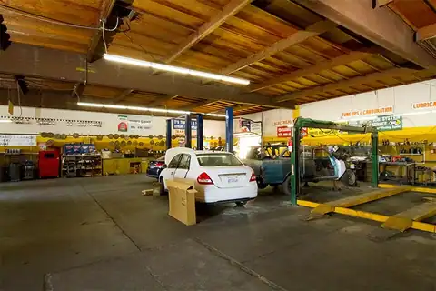 Mario's Garage in Oxnard