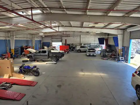 New Era Body Shop in Oxnard
