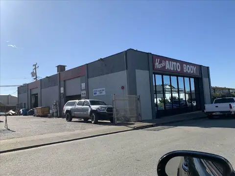 Hack's Auto Body in Pacifica