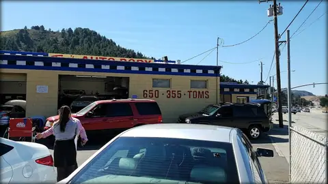 Tom's Auto Body & Paint in Pacifica