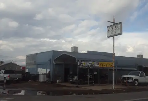 Leon's New & Used Tires in Porterville
