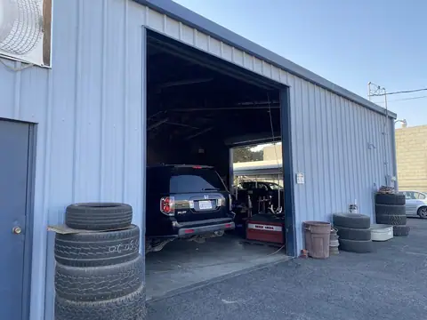 Mercado’s Tire Shop in Porterville