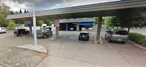 Athens Auto Technicians in Redding