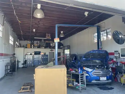 Alberto's Garage Redwood City Auto Repair in Redwood City