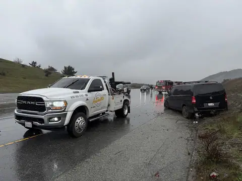 Bay Area AutoWorks & Towing LLC in Redwood City