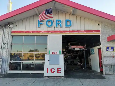 Broadway Auto in Redwood City