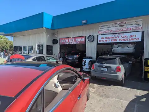 FAST TRACK TIRE & AUTO SERVICE in Redwood City