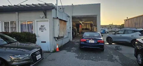 G & J Auto Body Garage in Redwood City