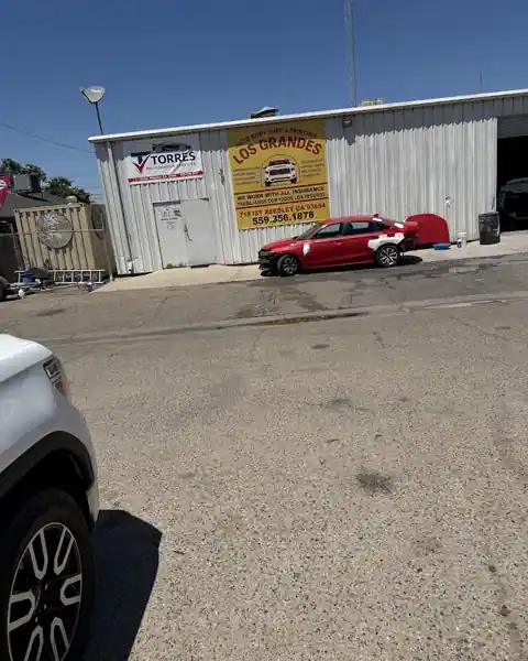 Los Grandes Auto & Paint Shop in Reedley