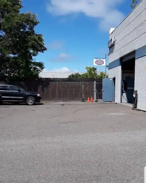 Big Johnsons Automotive in Rohnert Park