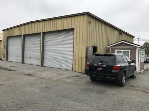 Danys Auto Body and Paint in Royal Oaks