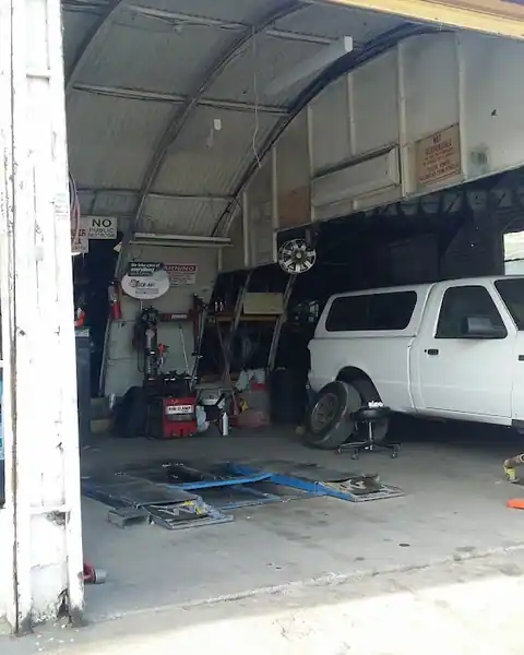 ROCKYS AUTO SERVICE in San Diego