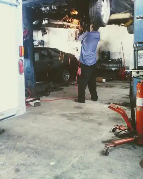Villa's Auto Center General Mechanic in San Diego