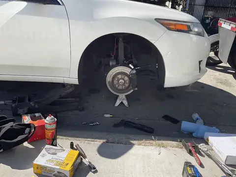 Power moves auto repair and sales in San Leandro