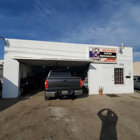 JP's Garage in Sanger