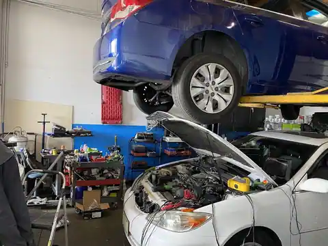 Auto Electric Mechanics in Santa Ana