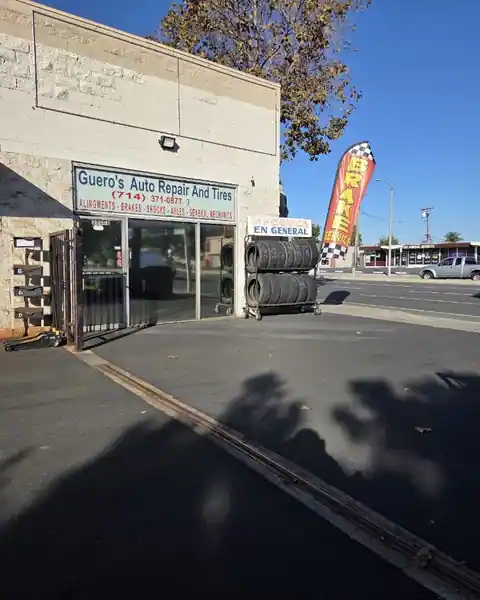 Gueros auto repair in Santa Ana