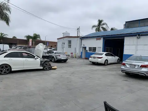 Jay’s Automotive in Santa Ana