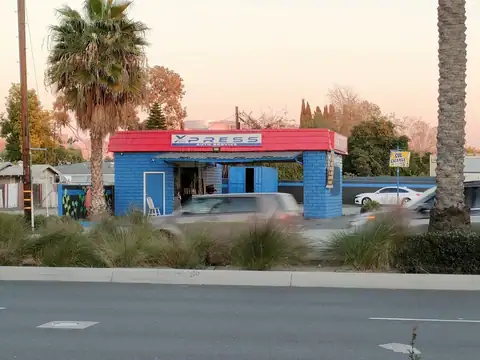 Quick stop auto service in Santa Ana