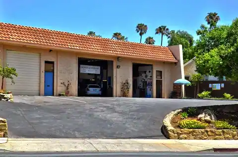 Muñoz's Auto Repair in Santa Barbara
