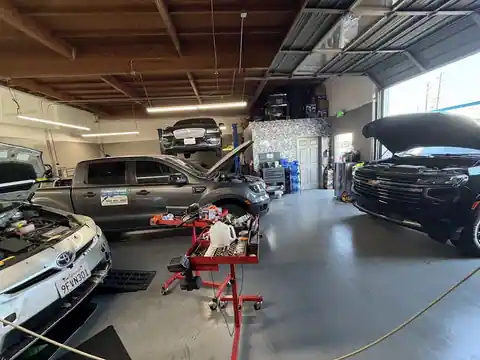 Dennis Garage in Santa Clara