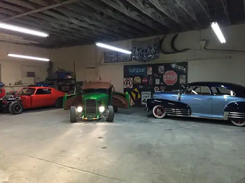 S K Auto Body in Selma