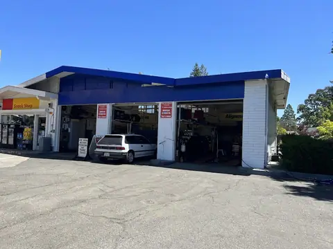 Broadway Auto Care in Sonoma