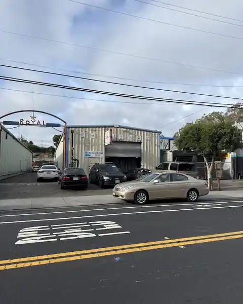Royal Auto Body & Repair Center in South San Francisco