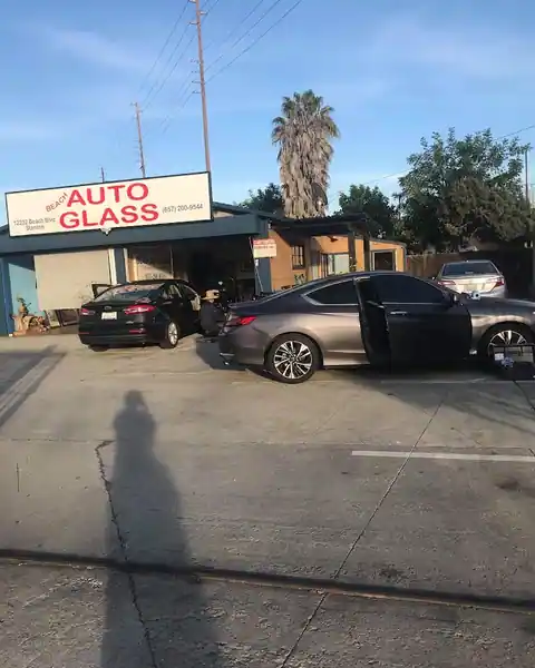 Beach Auto Glass in Stanton