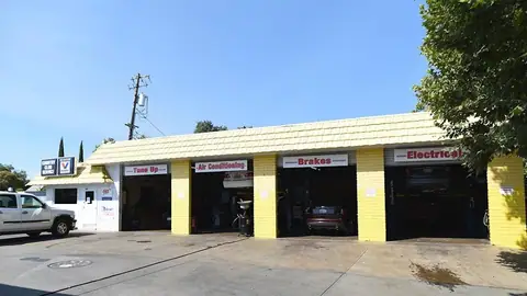 Country Club Service & Smog in Stockton