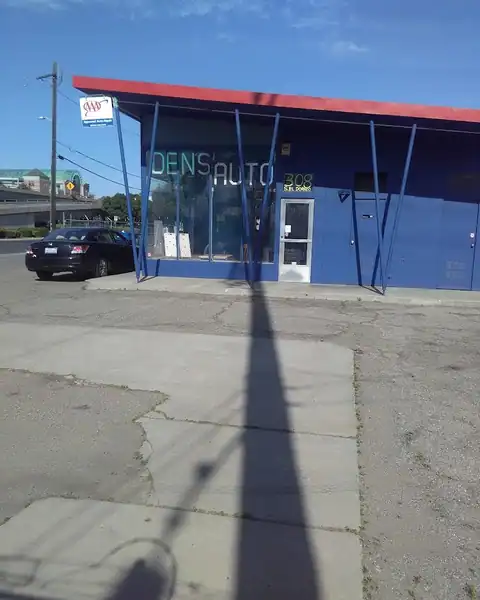 Den's Auto Repair in Stockton