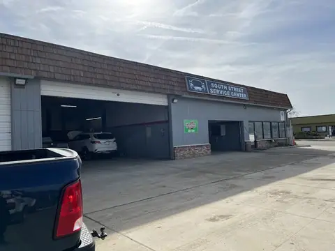 South Street Service Center in Tehachapi